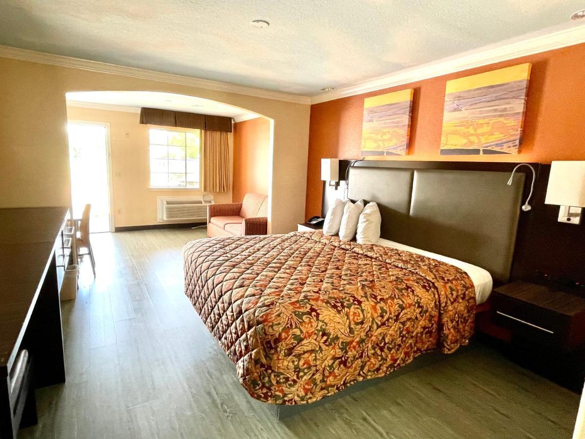 Luxury Inn リバティー エクステリア 写真
